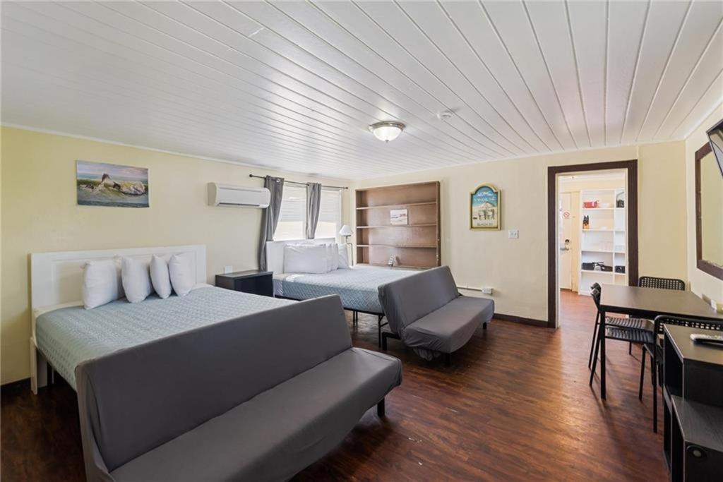 Belles Sea Inn Port Aransas Bagian luar foto